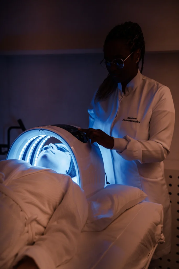 Clínica Moresco cirurgia plástica facial Curitiba procedimentos modernos Dr. Yuri Moresco