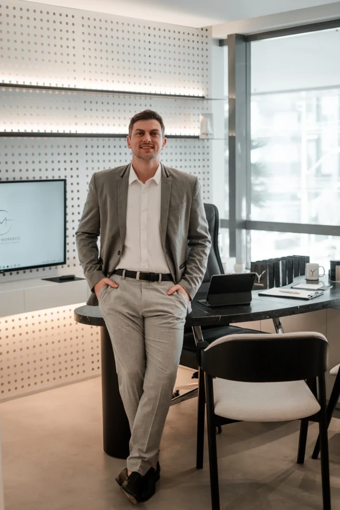 Equipe Clínica Moresco Curitiba cirurgia plástica facial Dr. Yuri Moresco atendimento humanizado